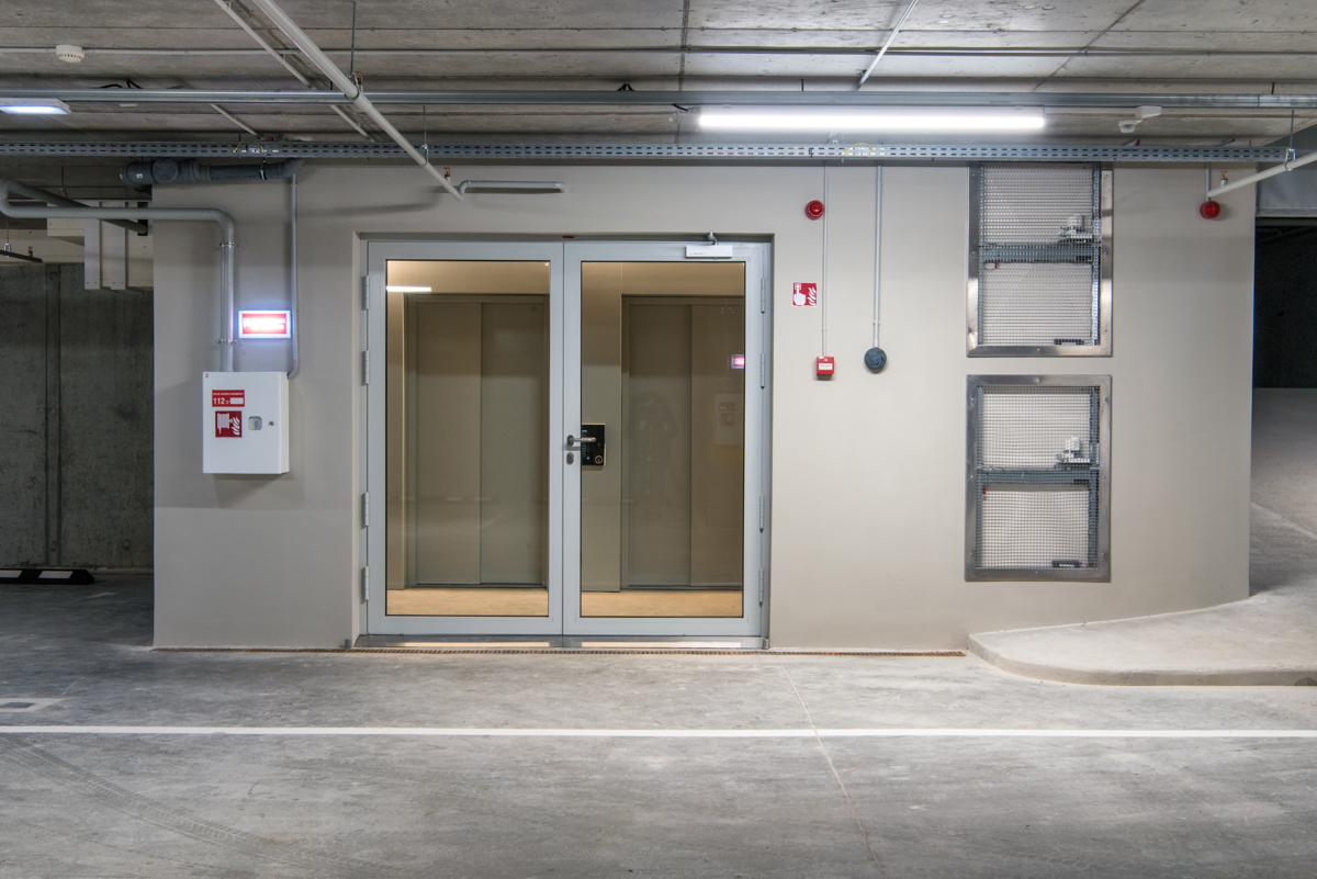 Verslo centro Asgaard Keys durų įrengimas - Vauksa